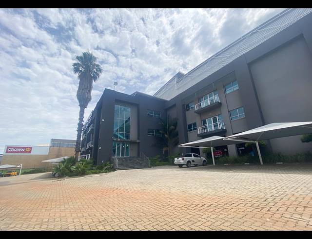 15,614M² WAREHOUSE TO LET IN LONGMEADOW